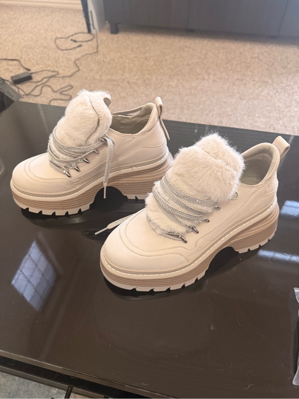 Michael Kors Shiloh Lug Sole Platform Sneakers Women’s New In Box - Picture 4 of 6